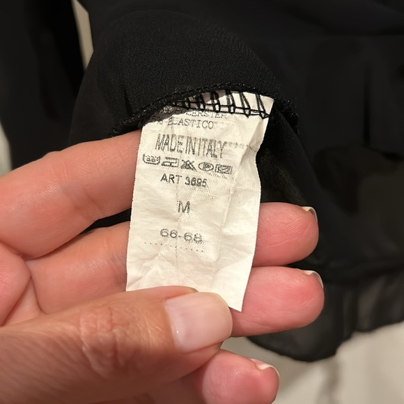 Beautiful Black Sheath Front Tie Cropped Top Made In Italy Size Medium - Picture 5 of 6